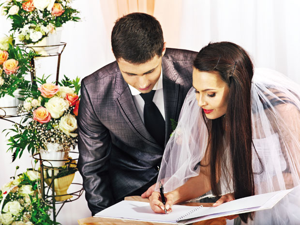 УЗЕТИ ЊЕГОВО ПРЕЗИМЕ ИЛИ НЕ: Шта кажу наше младе пред матичарем?